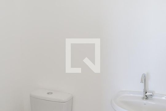 Banheiro da Suíte de apartamento à venda com 1 quarto, 27m² em Parque Industrial Tomas Edson, São Paulo