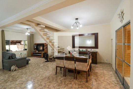 Casa à venda com 3 quartos, 220m² em Jardim Franca, São Paulo