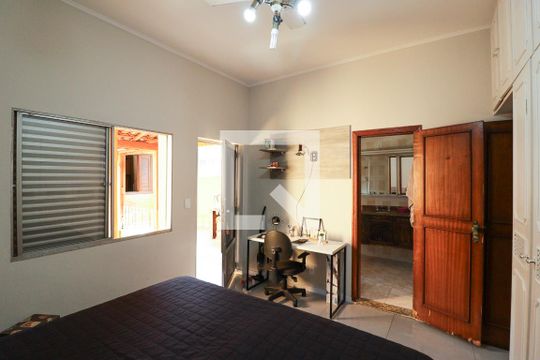 Suíte de casa à venda com 3 quartos, 220m² em Jardim Franca, São Paulo