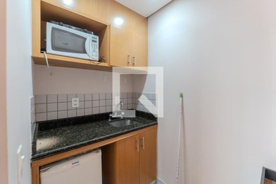 Cozinha de apartamento para alugar com 1 quarto, 40m² em Bela Vista, São Paulo