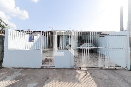 Fachada e placa de casa para alugar com 2 quartos, 70m² em Santos Dumont, São Leopoldo
