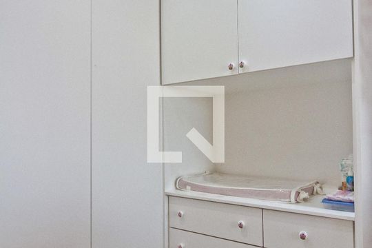 Quarto de apartamento à venda com 2 quartos, 65m² em Vila Ester (zona Norte), São Paulo