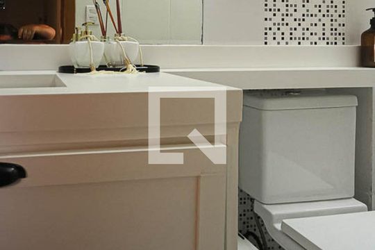 Banheiro Social de casa de condomínio à venda com 2 quartos, 76m² em Chácara Belenzinho, São Paulo