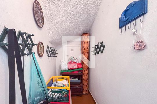 Casa à venda com 4 quartos, 207m² em Vila Anglo Brasileira, São Paulo