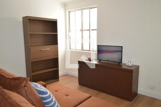 Sala de casa à venda com 3 quartos, 190m² em Liberdade, São Paulo