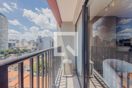 Varanda de kitnet/studio para alugar com 1 quarto, 25m² em Pinheiros, São Paulo