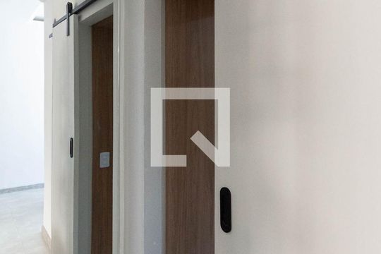 Corredor de apartamento à venda com 1 quarto, 60m² em Engenho Novo, Rio de Janeiro