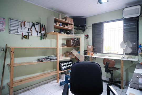 Escritório de casa à venda com 4 quartos, 600m² em Vila Domitila, São Paulo