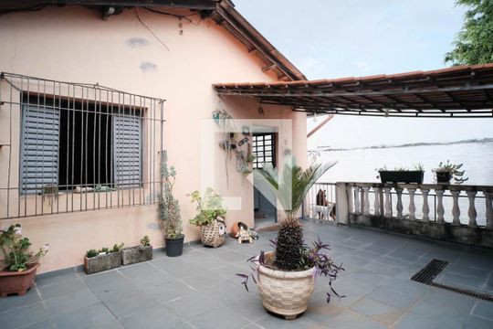 Área comum de casa à venda com 4 quartos, 600m² em Vila Domitila, São Paulo