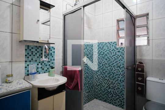 Banheiro de casa à venda com 4 quartos, 600m² em Vila Domitila, São Paulo