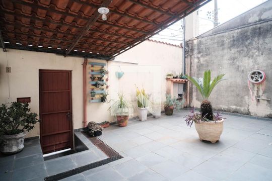 Área comum de casa à venda com 4 quartos, 600m² em Vila Domitila, São Paulo