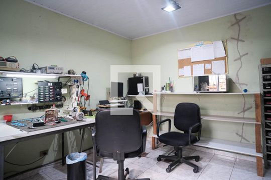 Escritório de casa à venda com 4 quartos, 600m² em Vila Domitila, São Paulo