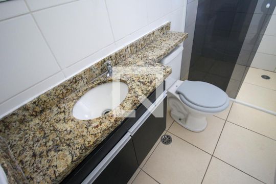 Banheiro de apartamento para alugar com 2 quartos, 64m² em Vila das Nacoes, Ferraz de Vasconcelos