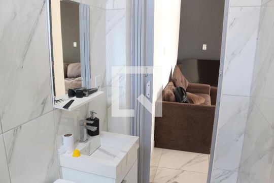 Banheiro de casa para alugar com 1 quarto, 100m² em Bonsucesso, Belo Horizonte