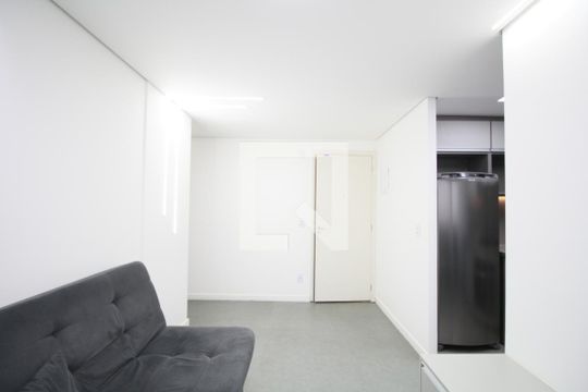 Sala de apartamento para alugar com 2 quartos, 47m² em Vila Suzana, São Paulo