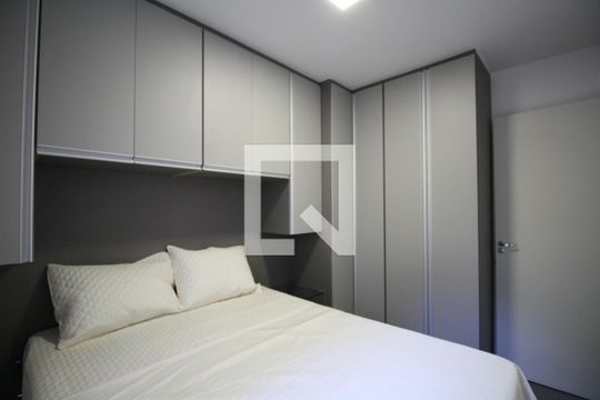Quarto 1 de apartamento para alugar com 2 quartos, 47m² em Vila Suzana, São Paulo
