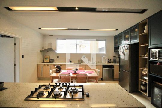 Cozinha e Área de Serviço de apartamento para alugar com 4 quartos, 384m² em Graça, Salvador