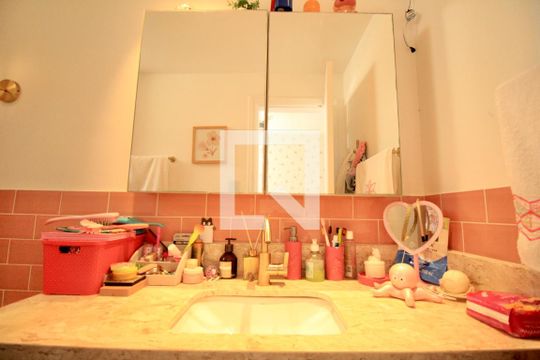 Banheiro da Suíte 2 de apartamento para alugar com 4 quartos, 384m² em Graça, Salvador