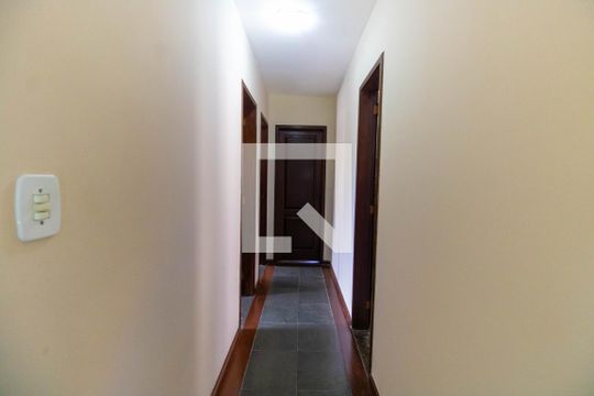Corredor de casa de condomínio à venda com 4 quartos, 310m² em Vila Progresso, Niterói