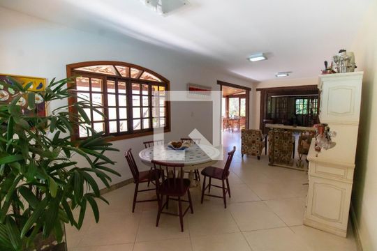 Sala de casa de condomínio à venda com 4 quartos, 310m² em Vila Progresso, Niterói