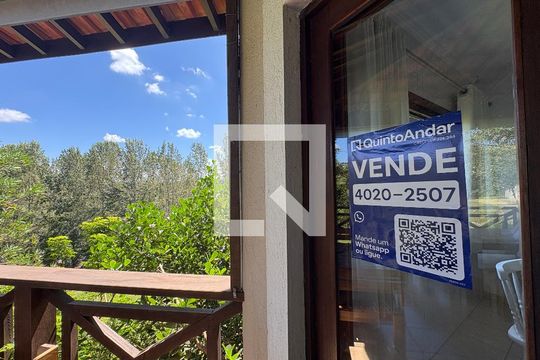 Plaquinha instalada de casa de condomínio para alugar com 4 quartos, 460m² em Ivoturucaia, Jundiaí