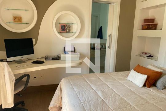 Casa de Condomínio à venda com 4 quartos, 560m² em Parque Imperador, Campinas
