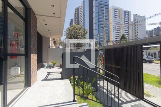 Área externa de kitnet/studio para alugar com 1 quarto, 22m² em Água Verde, Curitiba