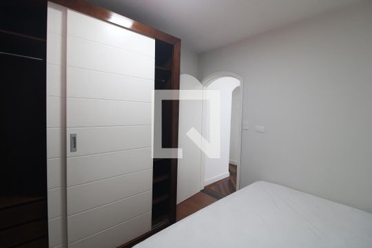 Quarto 2 de casa à venda com 3 quartos, 480m² em Vila Arriete, São Paulo