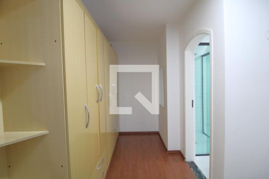 Suíte de casa à venda com 3 quartos, 480m² em Vila Arriete, São Paulo
