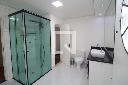 Banheiro da Suíte de casa à venda com 3 quartos, 480m² em Vila Arriete, São Paulo