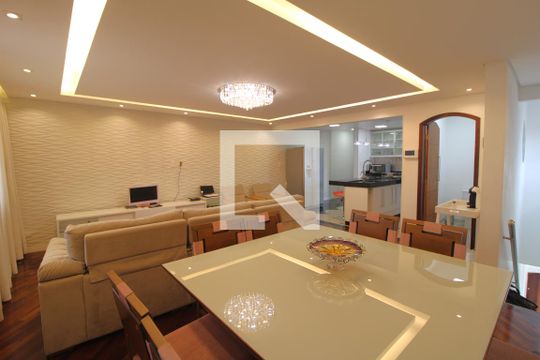 Sala de casa à venda com 3 quartos, 480m² em Vila Arriete, São Paulo