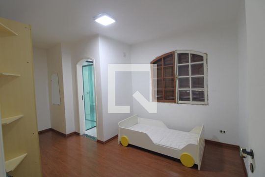 Suíte de casa à venda com 3 quartos, 480m² em Vila Arriete, São Paulo