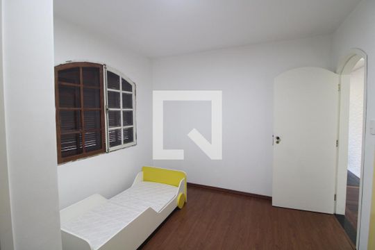 Suíte de casa à venda com 3 quartos, 480m² em Vila Arriete, São Paulo