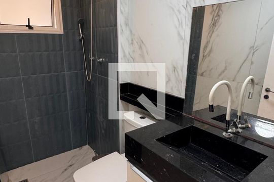 Banheiro de apartamento à venda com 3 quartos, 68m² em Jardim Ipaussurama, Campinas