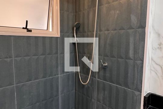 Banheiro de apartamento à venda com 3 quartos, 68m² em Jardim Ipaussurama, Campinas