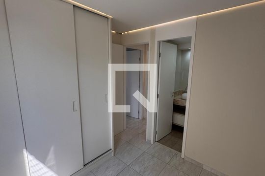 Suíte de apartamento à venda com 3 quartos, 68m² em Jardim Ipaussurama, Campinas