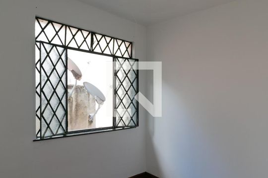 Quarto 1 de casa para alugar com 2 quartos, 62m² em Santa Rosa, Belo Horizonte