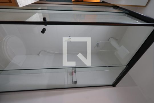 Banheiro de kitnet/studio para alugar com 1 quarto, 30m² em Vila Mariana, São Paulo