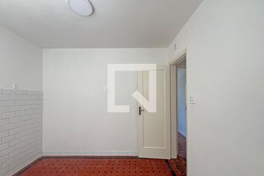 Cozinha de apartamento para alugar com 2 quartos, 45m² em Gonzaga, Santos