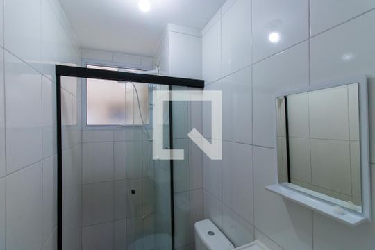 Banheiro de apartamento para alugar com 2 quartos, 42m² em Jardim Petropolis, Cotia