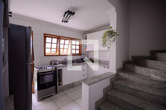 Cozinha de casa de condomínio à venda com 2 quartos, 60m² em Vila Arapua, São Paulo