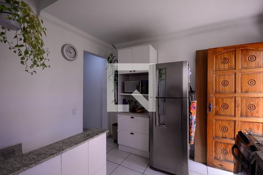 Cozinha de casa de condomínio à venda com 2 quartos, 60m² em Vila Arapua, São Paulo