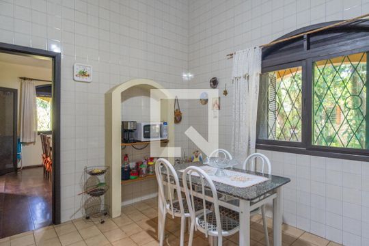 Cozinha de casa à venda com 2 quartos, 164m² em Cavalhada, Porto Alegre