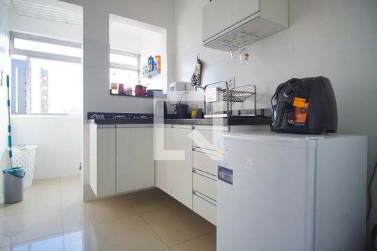 Cozinha de apartamento à venda com 1 quarto, 43m² em Vila Ipiranga, Porto Alegre