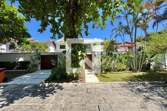 Fachada de casa de condomínio à venda com 6 quartos, 430m² em Barra da Tijuca, Rio de Janeiro