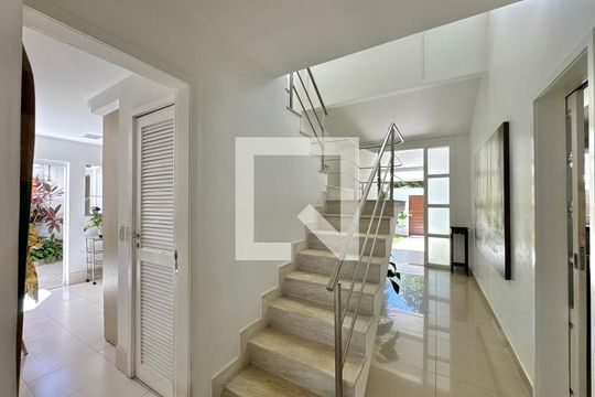 Sala de casa de condomínio à venda com 6 quartos, 430m² em Barra da Tijuca, Rio de Janeiro