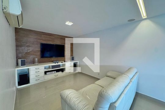 Sala de casa de condomínio à venda com 6 quartos, 430m² em Barra da Tijuca, Rio de Janeiro