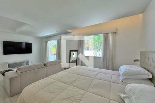Suíte 1 de casa de condomínio à venda com 6 quartos, 430m² em Barra da Tijuca, Rio de Janeiro