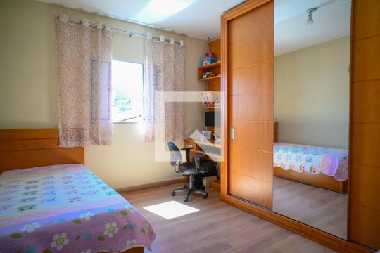 Quarto 4 de casa à venda com 4 quartos, 248m² em Vila Liviero, São Paulo