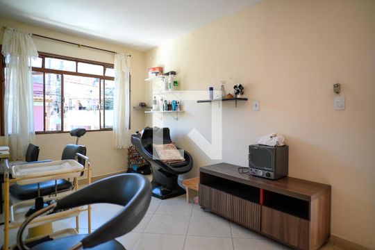 Sala 3 de casa à venda com 4 quartos, 248m² em Vila Liviero, São Paulo